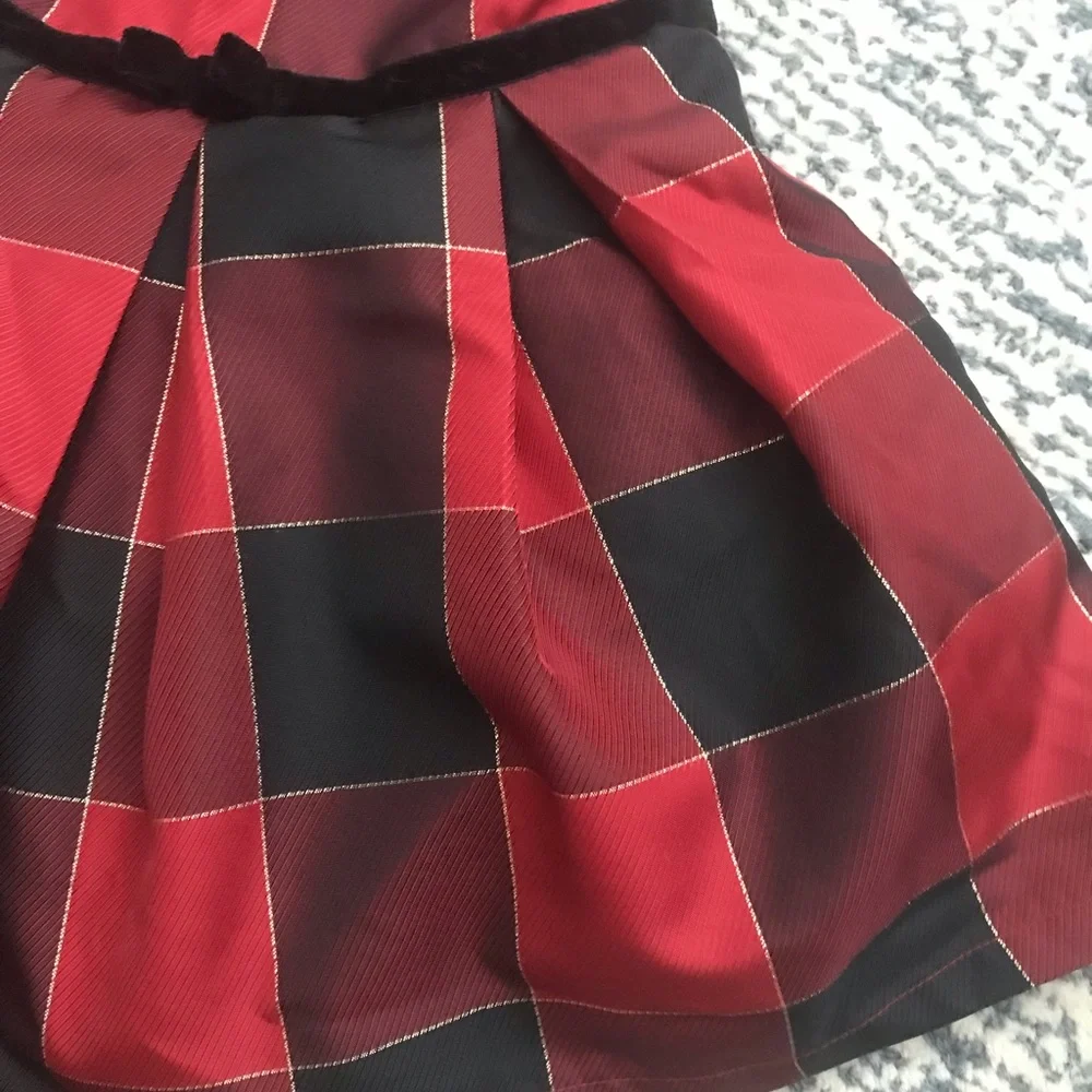 Children’s place dress 2 piece 9-12 month.